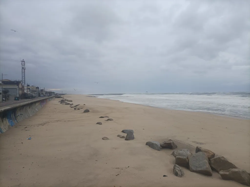 La playa de Espinho en un día de viento